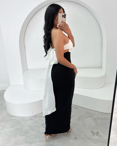 Pure Elegance Strapless Maxi