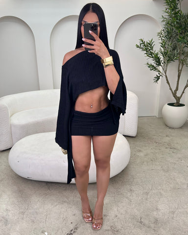 Noir Kiss Skirt Set