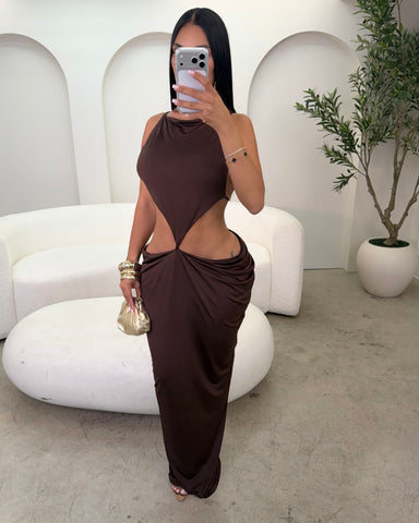 Sculpted In Mocha Maxi