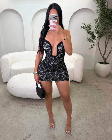 Veloura Lace Mini