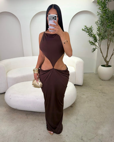 Sculpted In Mocha Maxi